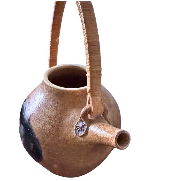 Vintage Studio Pottery Teapot – Handcrafted Stoneware with Bamboo Handle & Glaze - Picture 8 of 11
